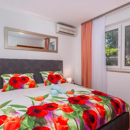 Cozy In With House Sea View Apartment