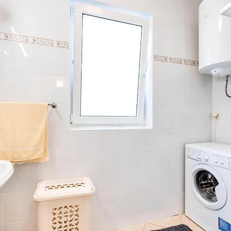 Cozy In With House Sea View Apartment
