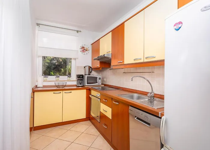 Lovely In Apartment *