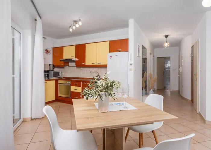 Lovely In Apartment Vantacici
