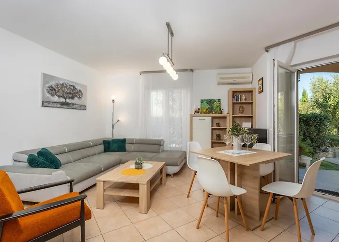 Lovely In * Vantacici