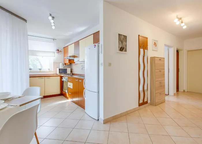 Lovely In * Vantacici